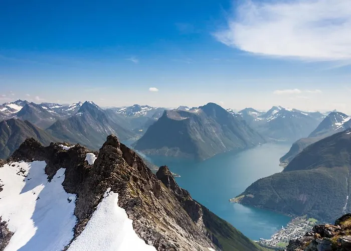 Fruenes Guest house *