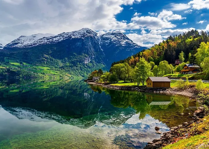 Guest house Fruenes Volda